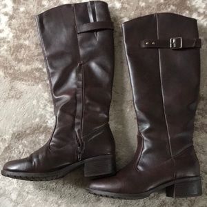 Women riding boots.